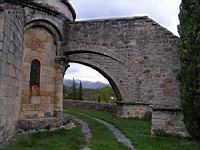 Saint-Julien-du-serre, Eglise, Chevet et Arcs-boutants (2)